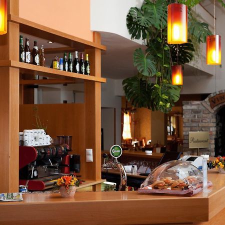 Gastland M0 Hotel & Conference Center Szigetszentmiklos Bagian luar foto