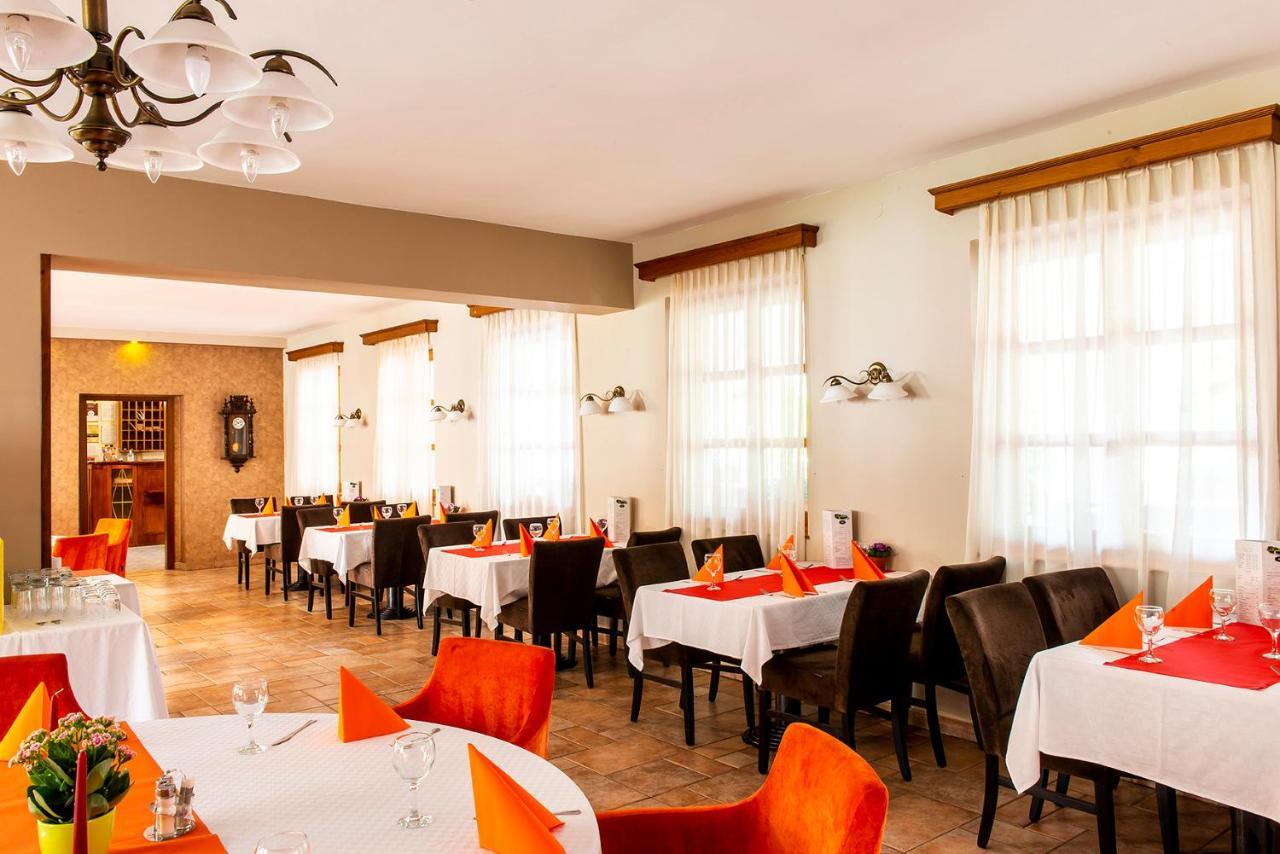 Gastland M0 Hotel & Conference Center Szigetszentmiklos Bagian luar foto