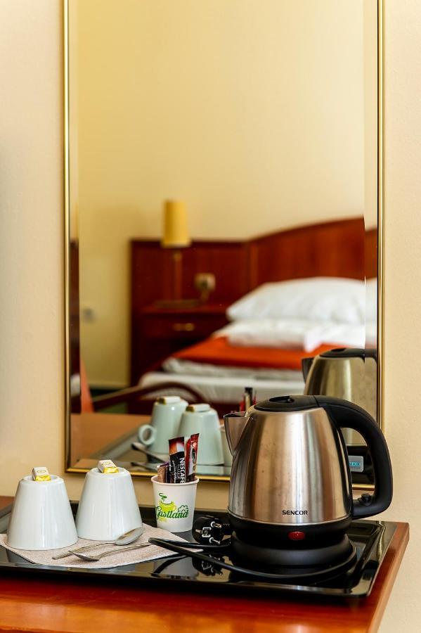 Gastland M0 Hotel & Conference Center Szigetszentmiklos Bagian luar foto