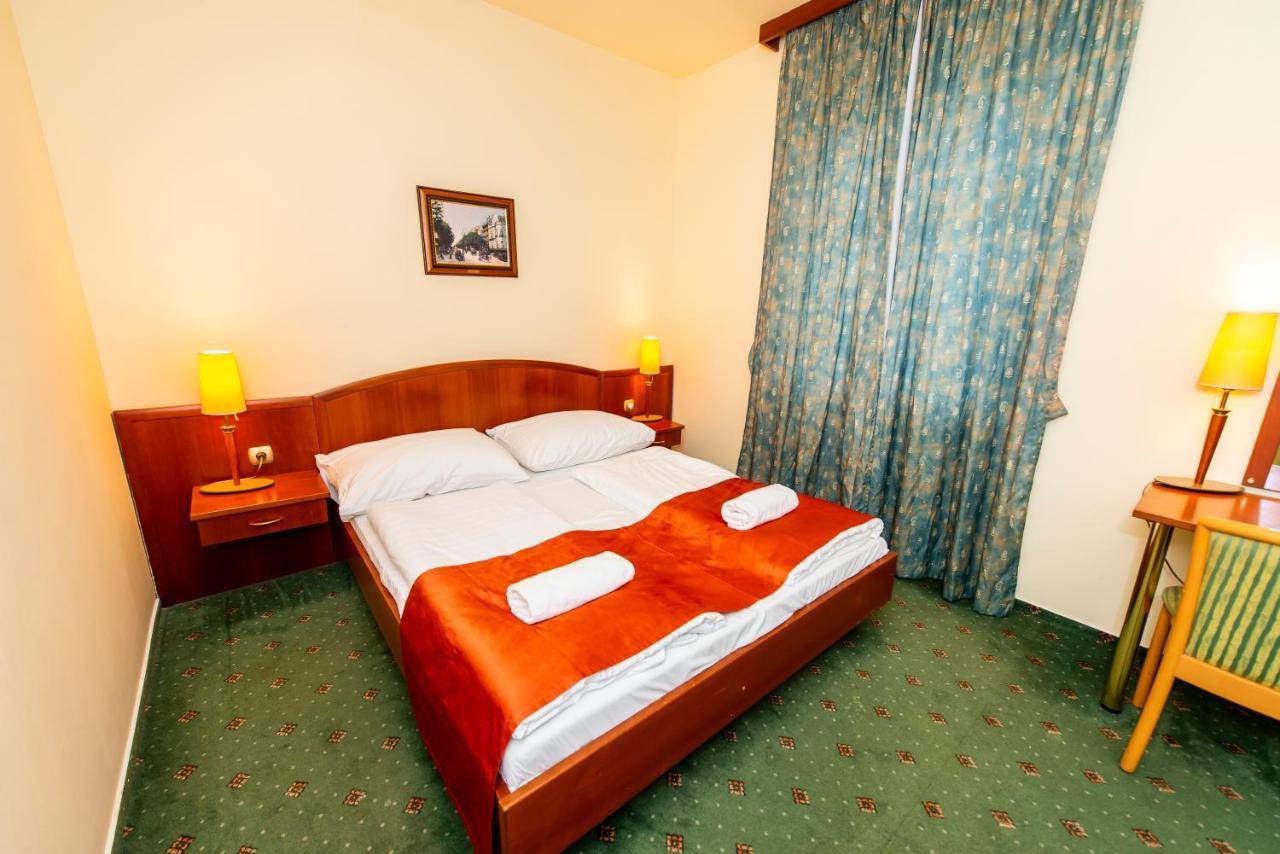 Gastland M0 Hotel & Conference Center Szigetszentmiklos Bagian luar foto