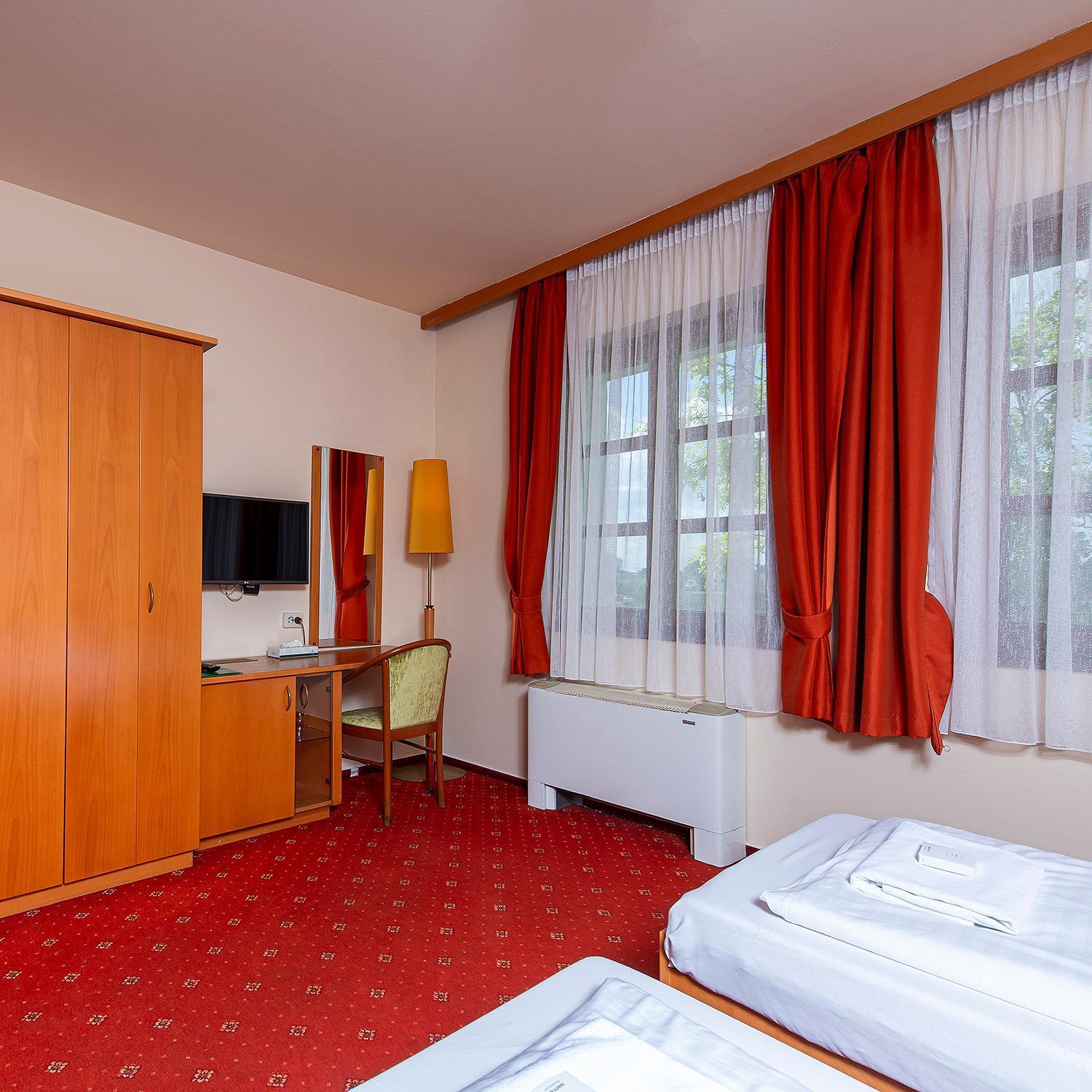 Gastland M0 Hotel & Conference Center Szigetszentmiklos Bagian luar foto