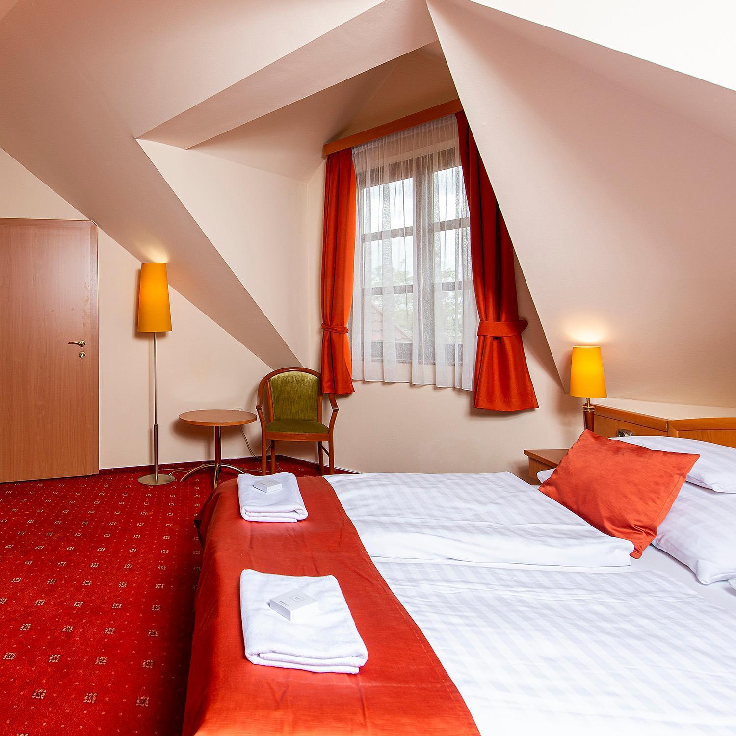 Gastland M0 Hotel & Conference Center Szigetszentmiklos Bagian luar foto