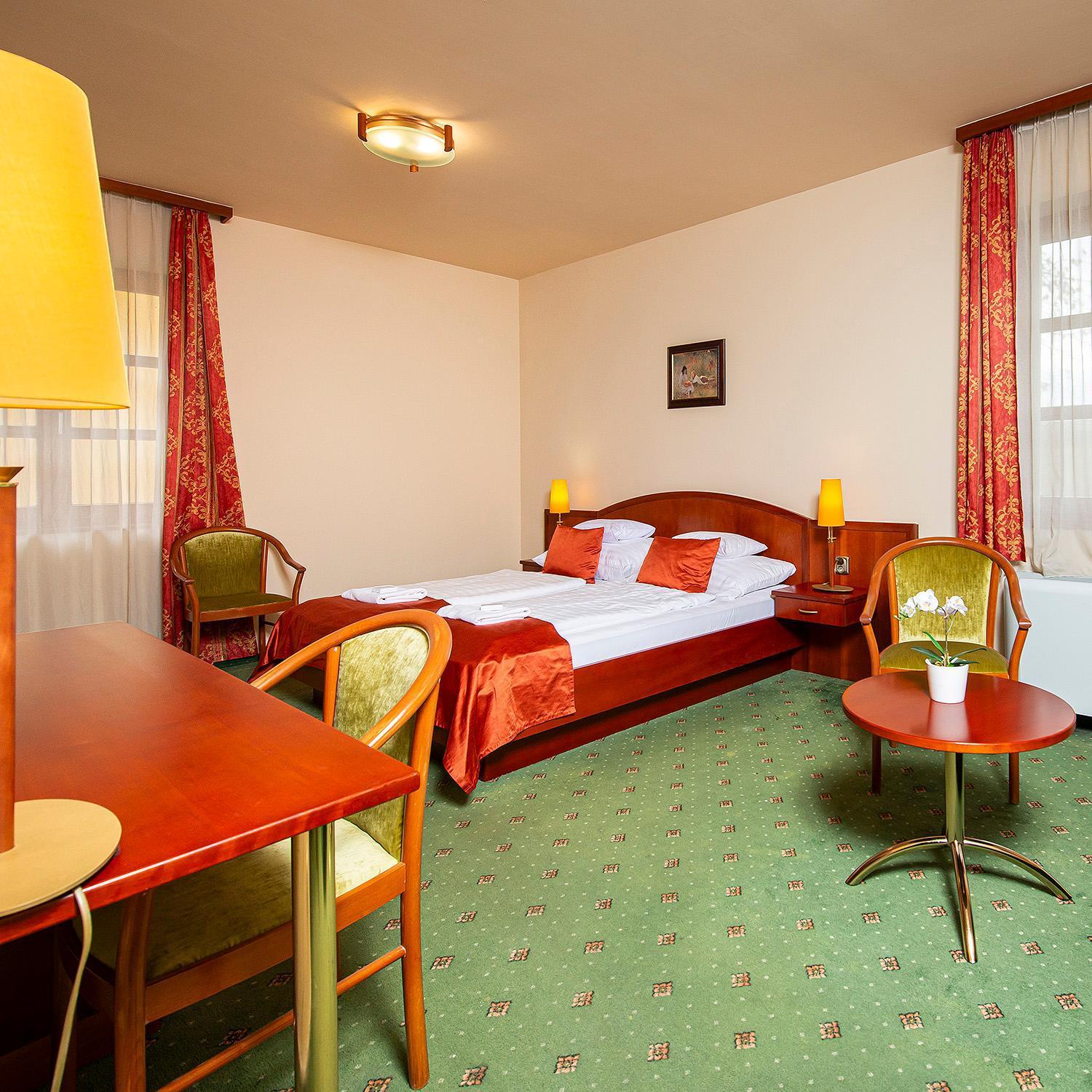 Gastland M0 Hotel & Conference Center Szigetszentmiklos Bagian luar foto