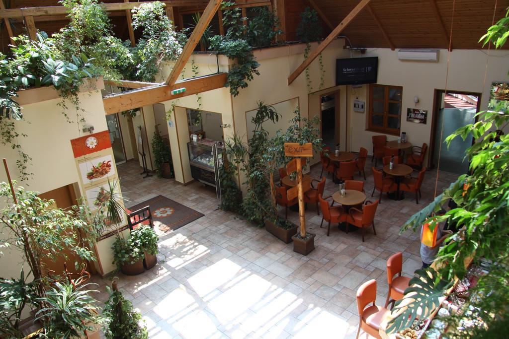 Gastland M0 Hotel & Conference Center Szigetszentmiklos Bagian luar foto